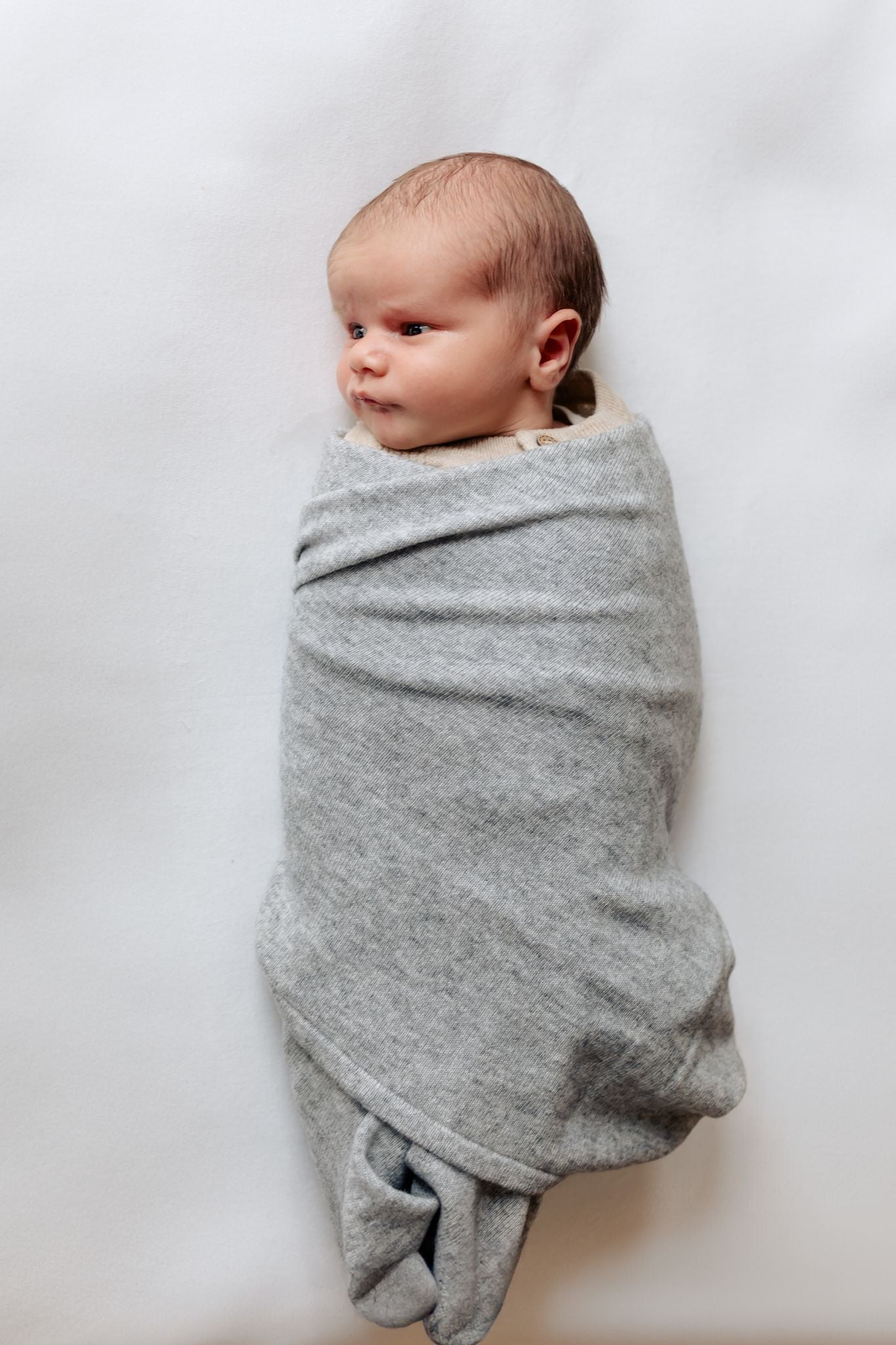 Moalie - copertina grigia in lana e cashmere