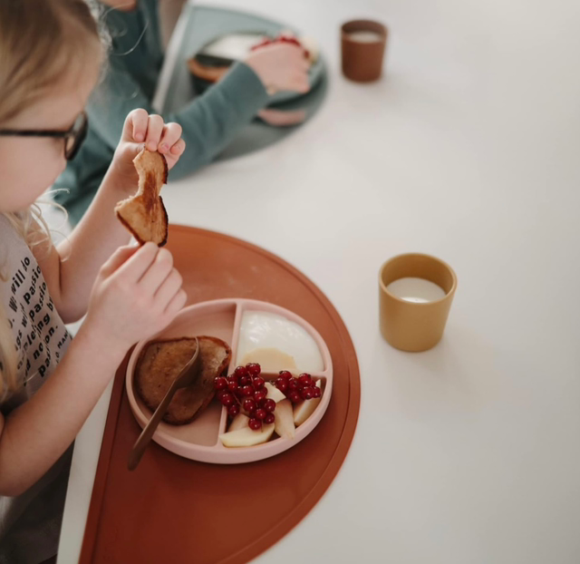 Mushie - Piatto con scomparti e ventosa